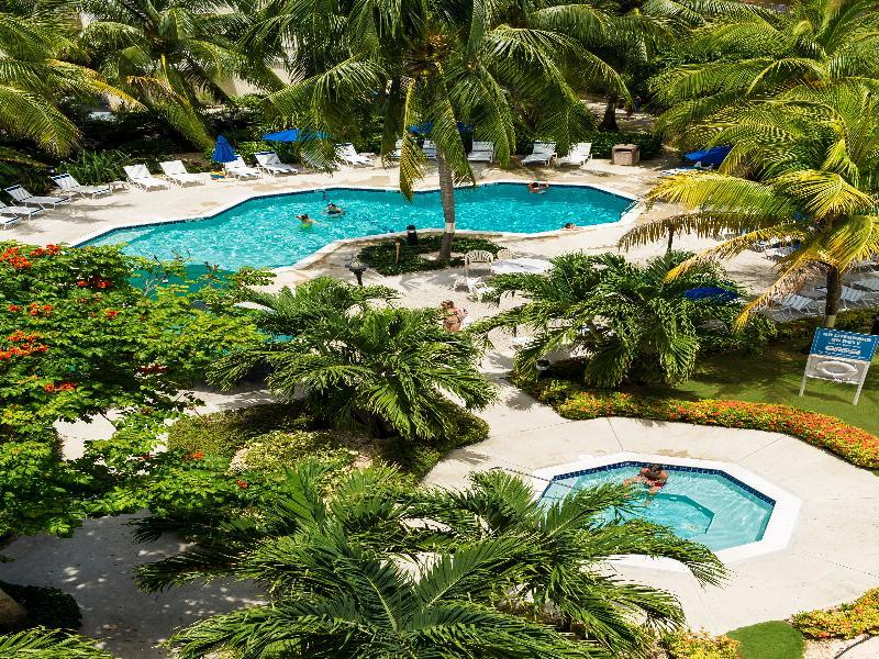 Hampton By Hilton Grand Cayman Seven Mile Beach Джордж Таун Екстериор снимка