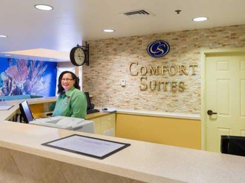 Hampton By Hilton Grand Cayman Seven Mile Beach Джордж Таун Екстериор снимка